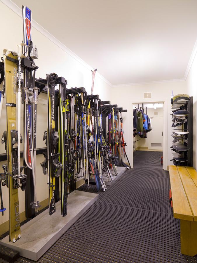 Готель Ajax Ski Club Маунт-Буллер Екстер'єр фото